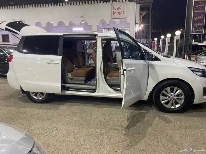 كيا كارنيفال 2016 23