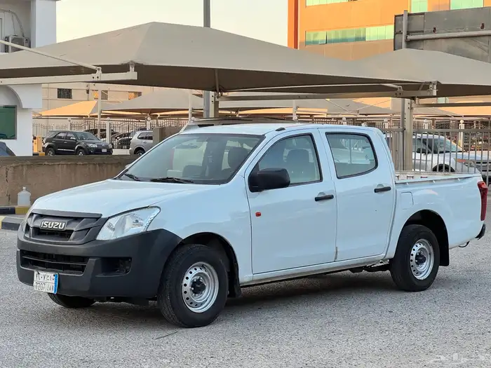 ايسوزو ديماكس موديل 2015 نظيف 6