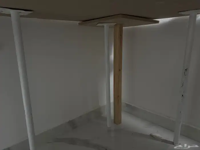 طاولة مكتب للبي سي زاويه 3