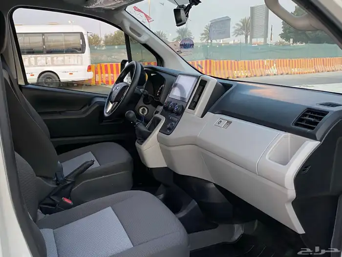 تويوتا باص 2024 ركاب بنزين عداد 4 الف فقط 9