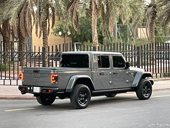 جيب رانجلر جلاديتور 2021 روبيكون نظيف جدا بحال الوكاله 32