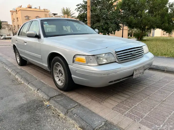 فورد كرون فيكتوريا موديل 2000 0