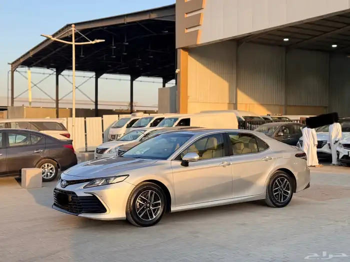 تويوتا كامري 2023 مطور فضي 4