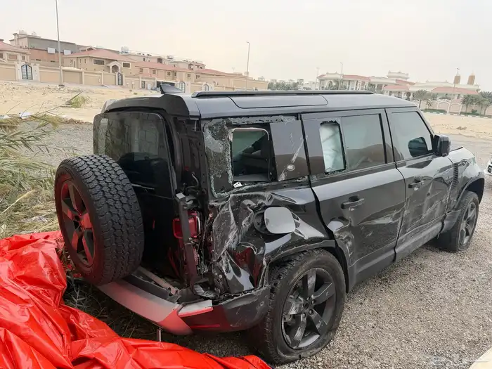 لاند روفر ديفيندر 110 SE 8