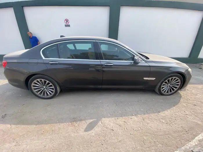 BMW 750 2009 4