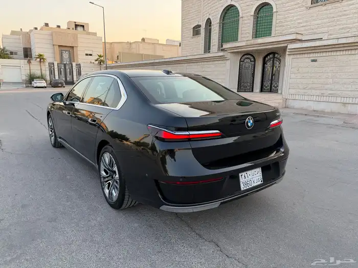 بي ام دبليو 740 Liاعلى فئة 2023 للبيع 0