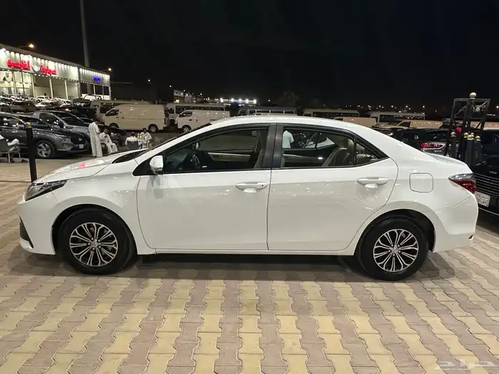 تويوتا كورولا موديل 2018 نص فل 4