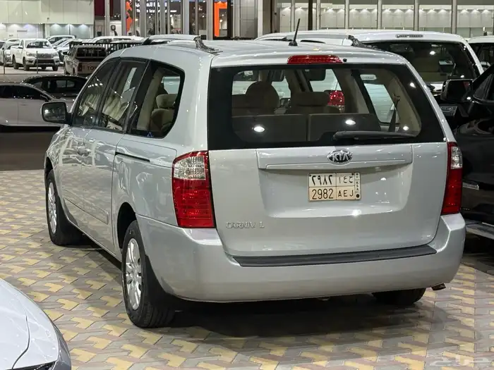 كيا كرنيفال 2015 4