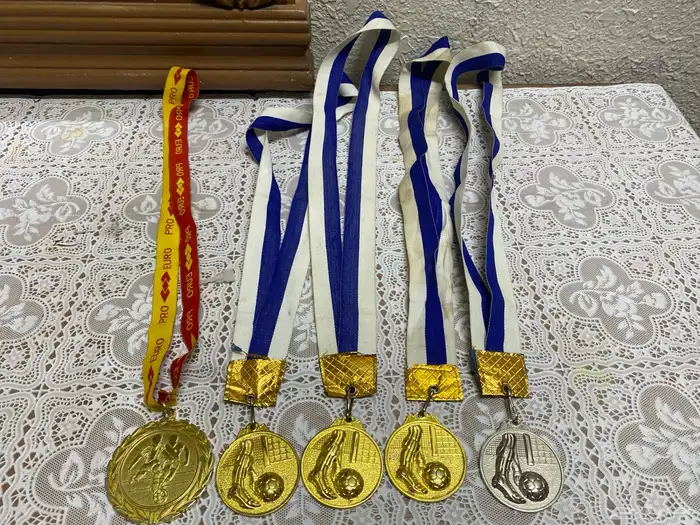 ميداليات بطولات للبيع 0