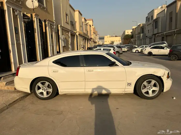 للبيع دوج تشارجر 2010 4