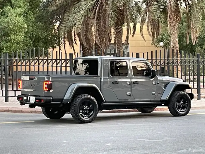 جيب رانجلر جلاديتور 2021 روبيكون نظيف جدا بحال الوكاله 33