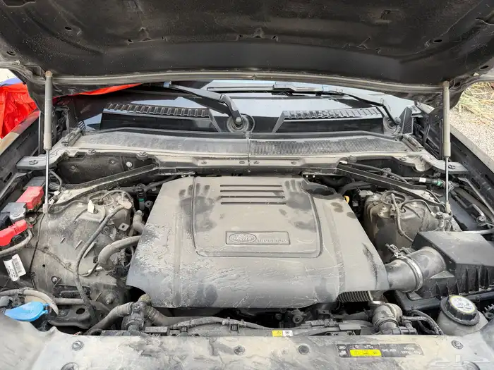 لاند روفر ديفيندر 110 SE 10