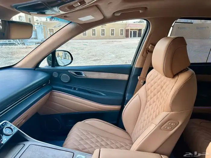 للبيع جينيسس GV80 شبه اصفار مخزن بحالة الوكالة 48