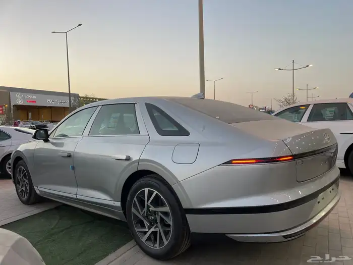 هواندي ازيرا 2026 كلاسيك خليجي داخلي اوف ويت( بنزين) 6سلندر 6