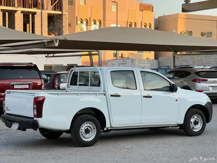 ايسوزو ديماكس موديل 2015 نظيف 12