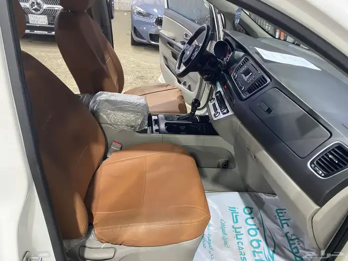 كيا كارنيفال 2016 24