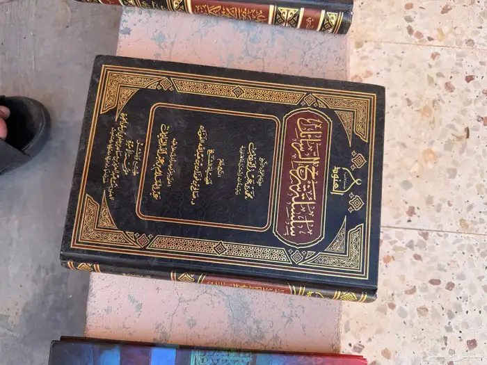 كتب بحالة ممتازة للبيع   دينية مجلدات   روايات  نحو 3