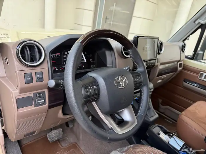 تويوتا ربع 2025 ماشي 8500 سعودي فل 12