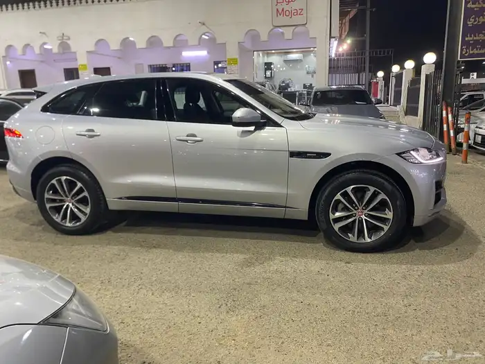 جاكوار F Pace R Sport ستة سلندر سوبر تشارج 10