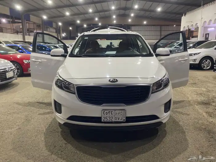 كيا كارنيفال 2016 19