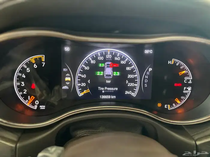 جيب شيروكي جراند 2015 فل كامل سعودي ماشي 139 الف 13