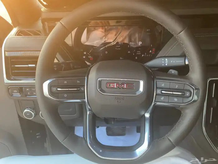 جي ام سي يوكون اليفيشن 2025 10