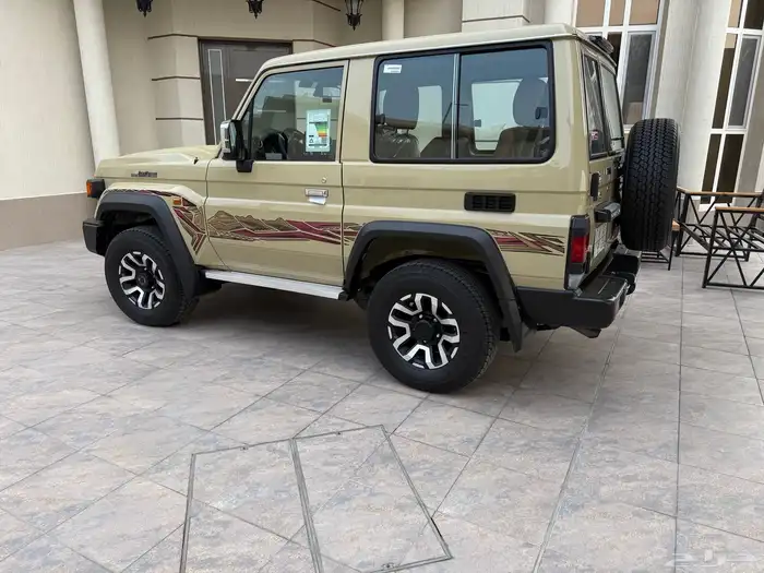 تويوتا ربع 2025 ماشي 8500 سعودي فل 5