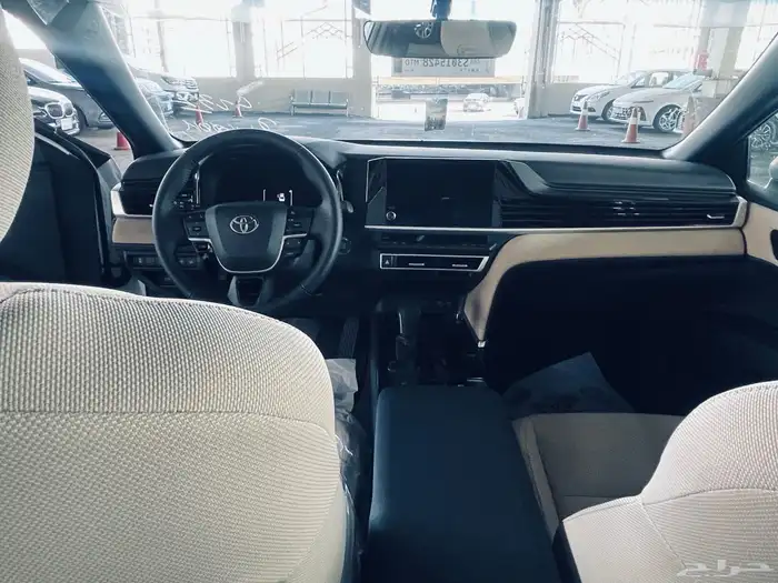 تويوتا كامري بنزين - LE - 2025 14