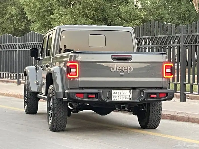 جيب رانجلر جلاديتور 2021 روبيكون نظيف جدا بحال الوكاله 6