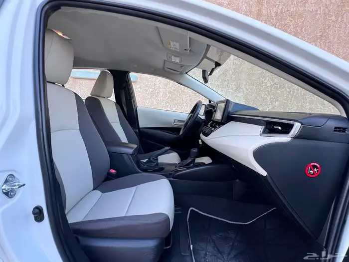 تويوتا كورولا XLE 2022 20