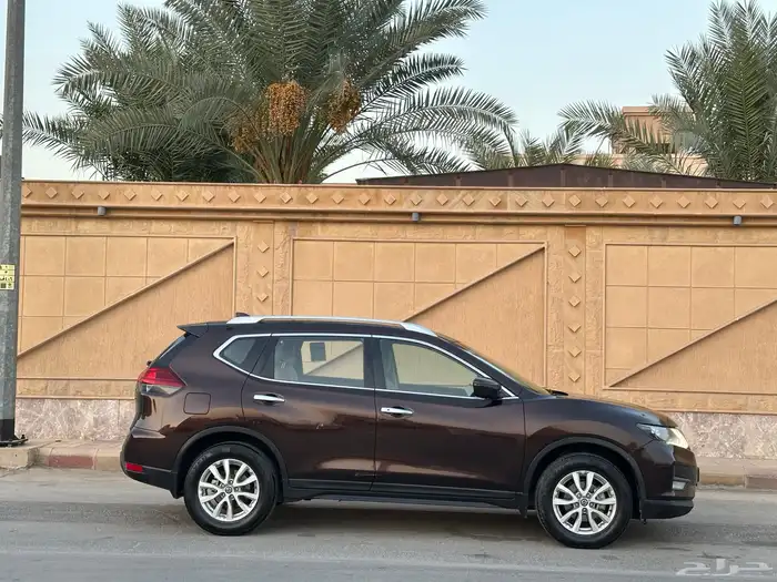 نيسان اكس تريل 2020 نص فل نظيف للبيع 5