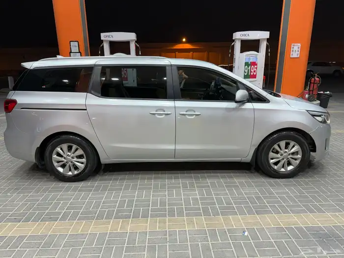 كيا كرنفال موديل 2016 ماشي 195 5