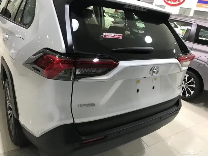 تويوتا راف فور 2025 فتحة XLE بنزين 3