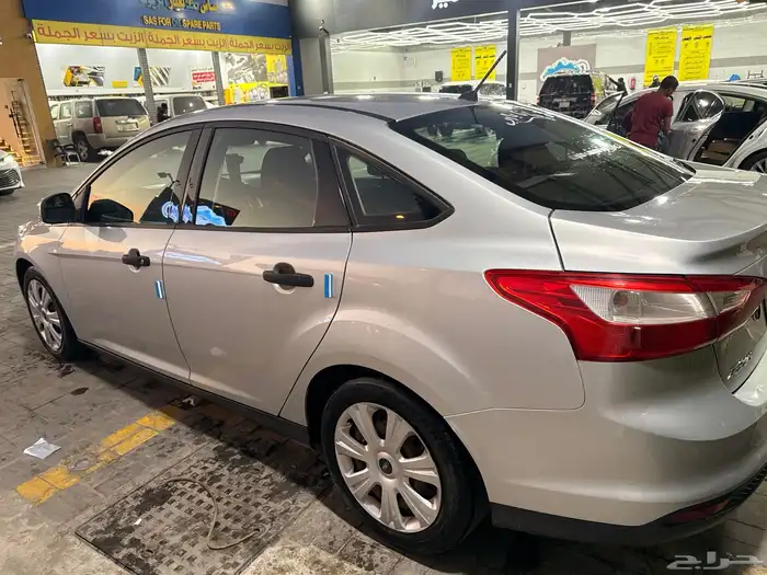 للبيع فورد فوكس 2013 21