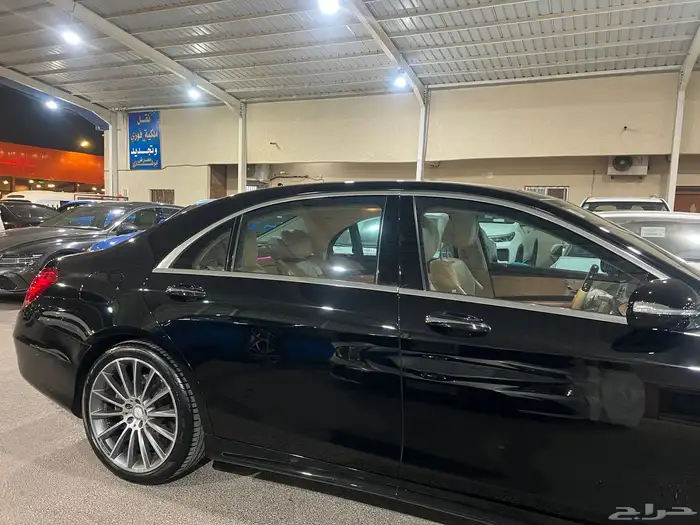 مرسيدس s400 مخزنه عداد 77 الف جفالي 4 ازارير وكاله 23