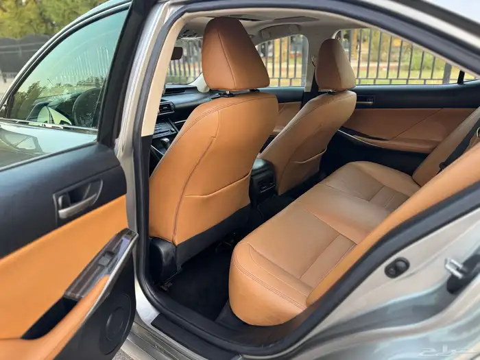 لكزس IS350 فل 2017 سعودي 13