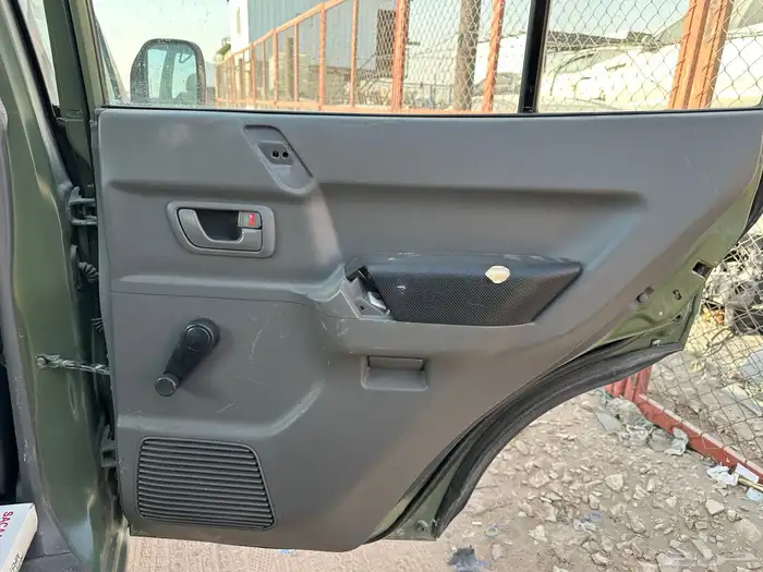 ديكورات ابواب باجيرو 2004 اربع ابواب 5