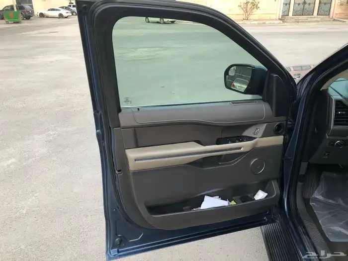 للبيع فورد اكسبيدشن موديل 2019م شاصي قصير XLT مالك أول 23