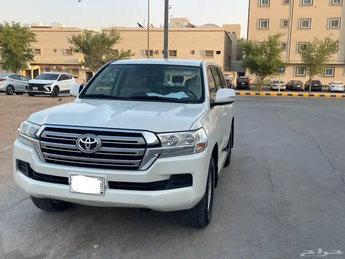 لاندكروزر GXR 2020 ديزل 3