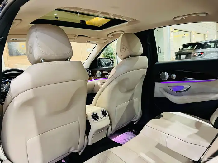 مرسيدس E300 نظيف جدا 9