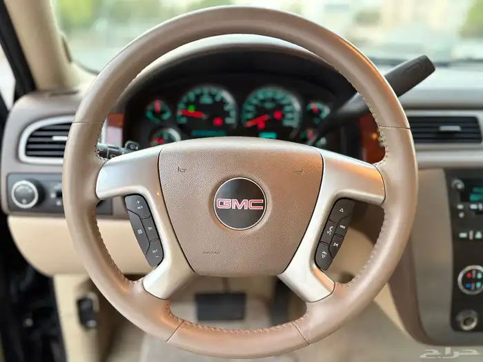 للبيع جي ام سي يوكن 2011 دبل 13