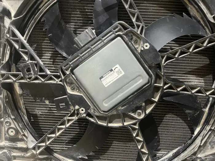 رديترات كامري 2018 الى 2024 اصلية 1