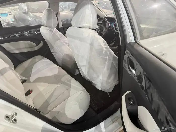 ام جي MG5 استاندر الشكل الجديد2025 8