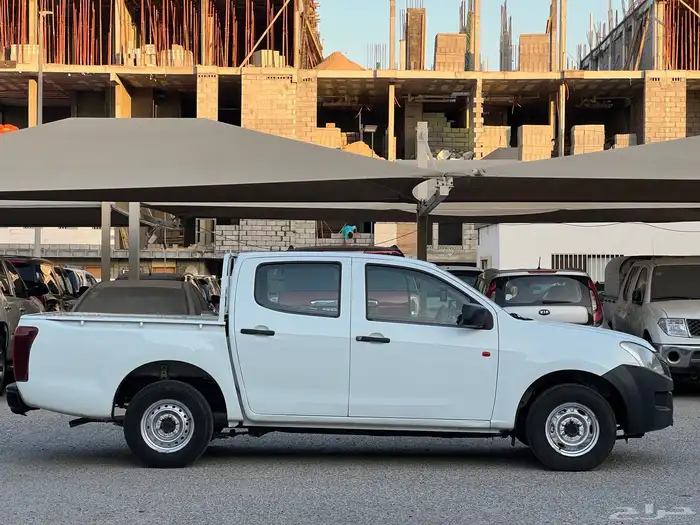 ايسوزو ديماكس موديل 2015 نظيف 13