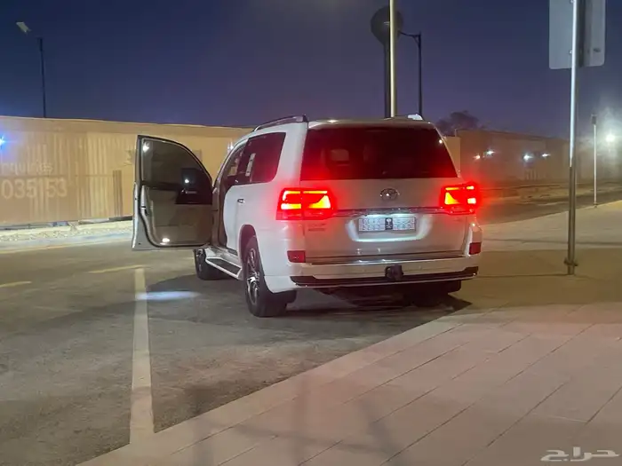 جيب لاند كروزر تورنق 2020 0