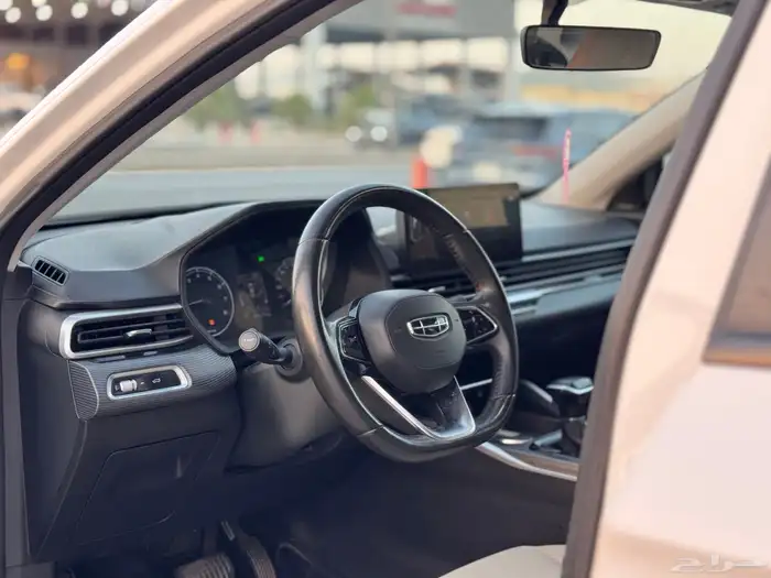 جيلي امجراند 2024 ابيض 10