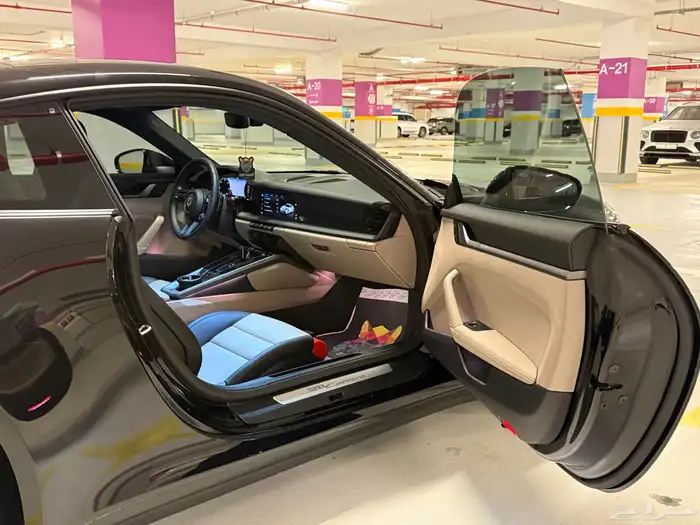 Porsche 911 Carrera 2025 - جديده 13
