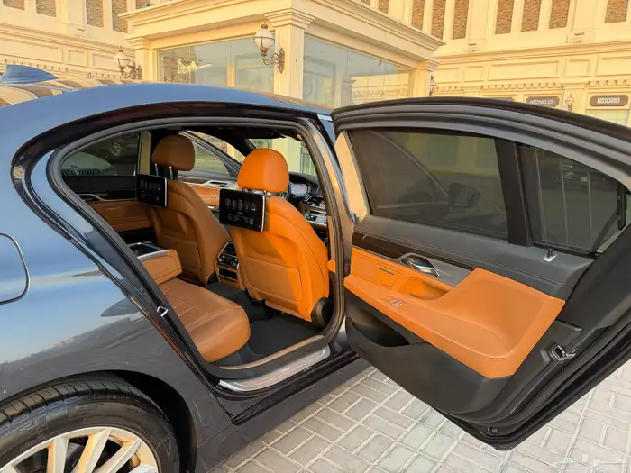 بي ام دبليو 730Li مواصفات خاصة وارد ناغي. 31