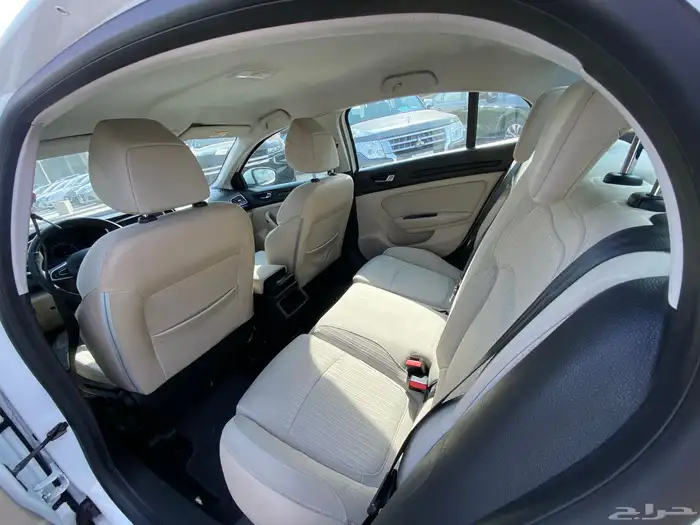 رينو ميجان موديل 2020 سياره حلوه للمستخدم سعر طيب 8