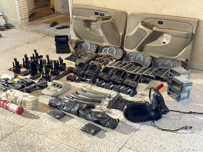 قطع جمس من موديل 2003-2006 0